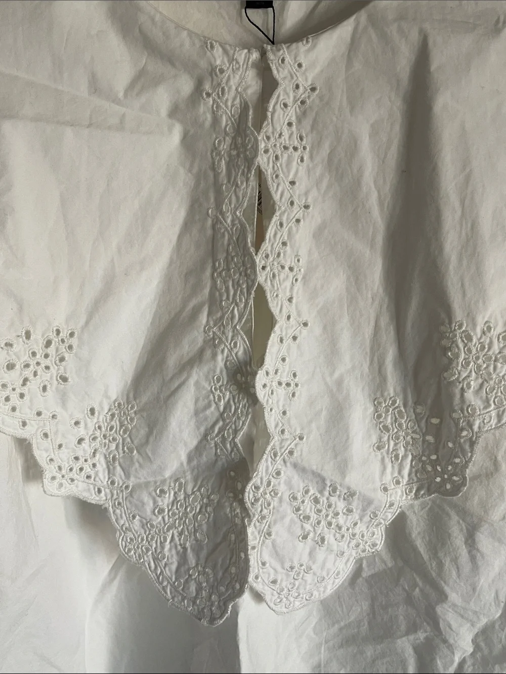 NWT Zara White Eyelet Embroidered Peter Pan Collar Blouse Size Small
